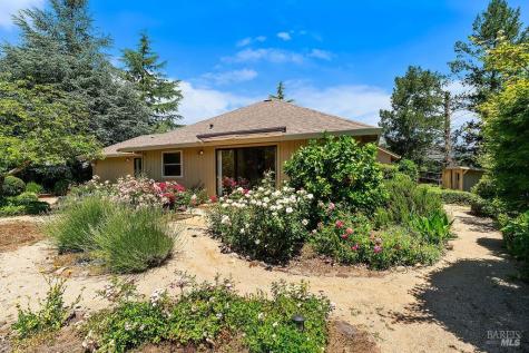 8280 Oakmont Drive Santa Rosa CA 95409