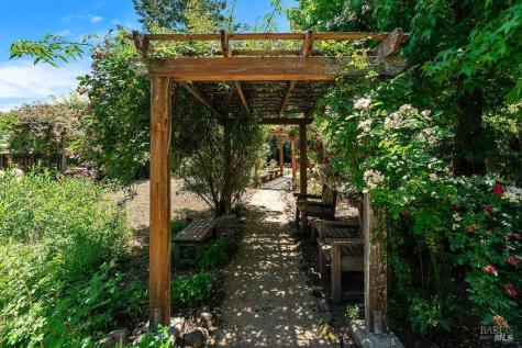 8280 Oakmont Drive Santa Rosa CA 95409