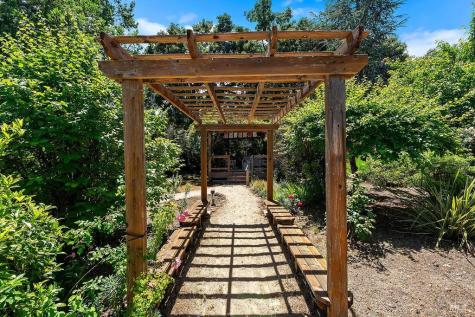 8280 Oakmont Drive Santa Rosa CA 95409