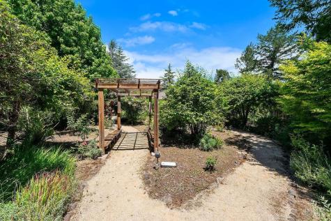 8280 Oakmont Drive Santa Rosa CA 95409