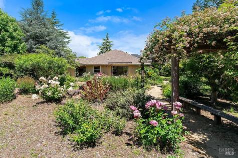 8280 Oakmont Drive Santa Rosa CA 95409