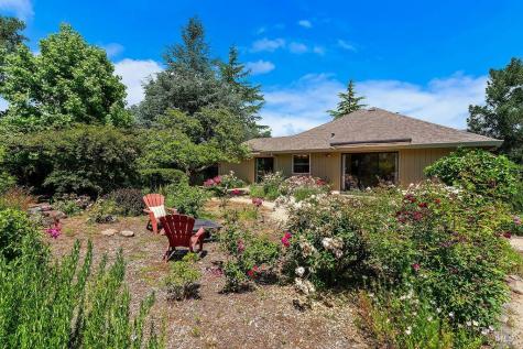 8280 Oakmont Drive Santa Rosa CA 95409
