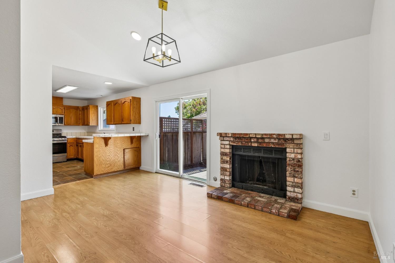 1443 Dandelion Way Petaluma CA 94954