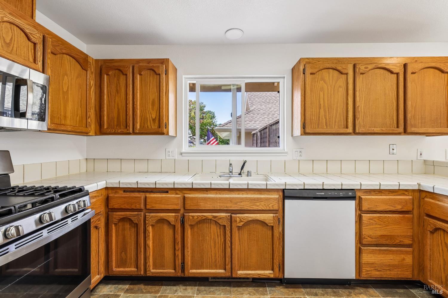 1443 Dandelion Way Petaluma CA 94954