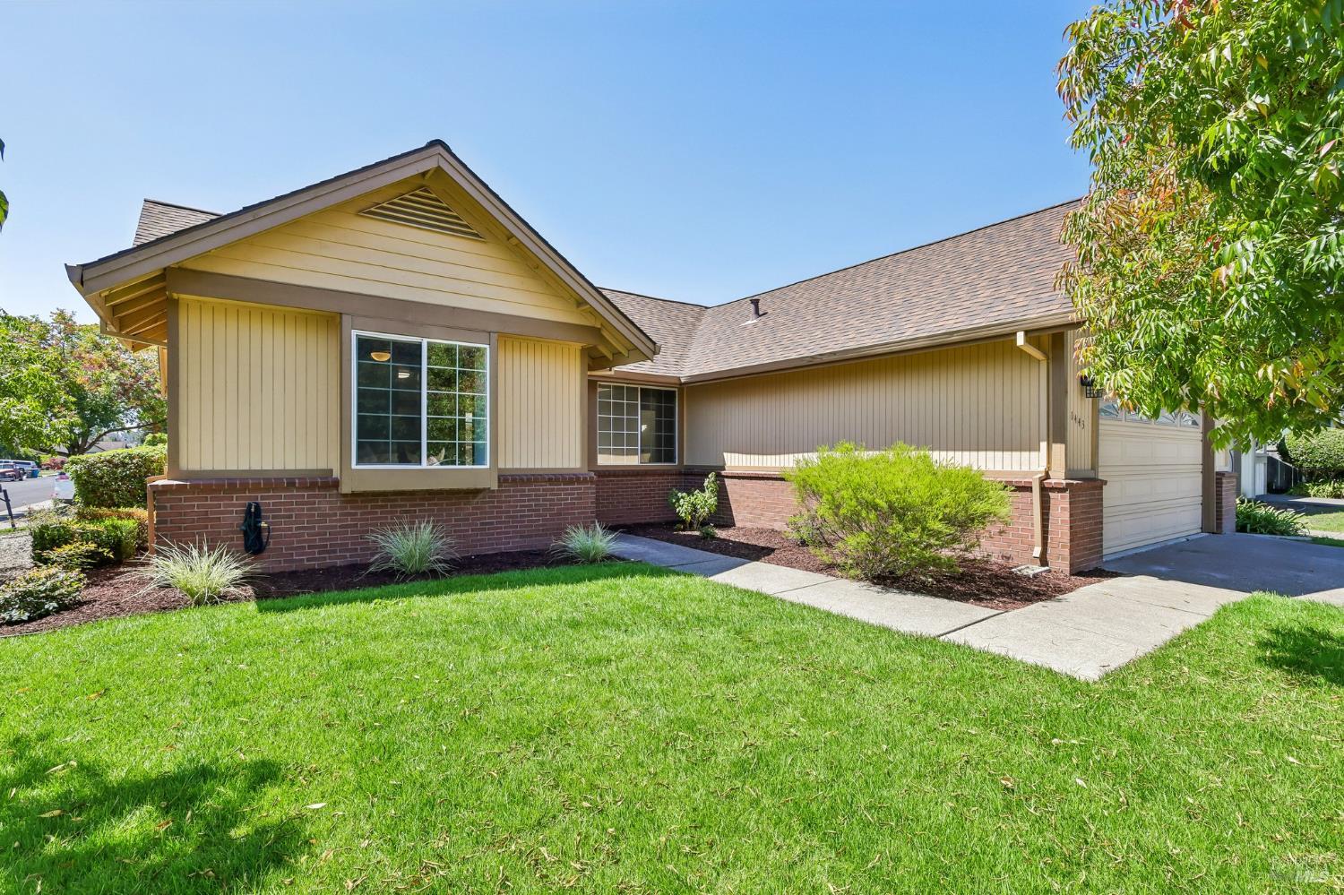 1443 Dandelion Way Petaluma CA 94954