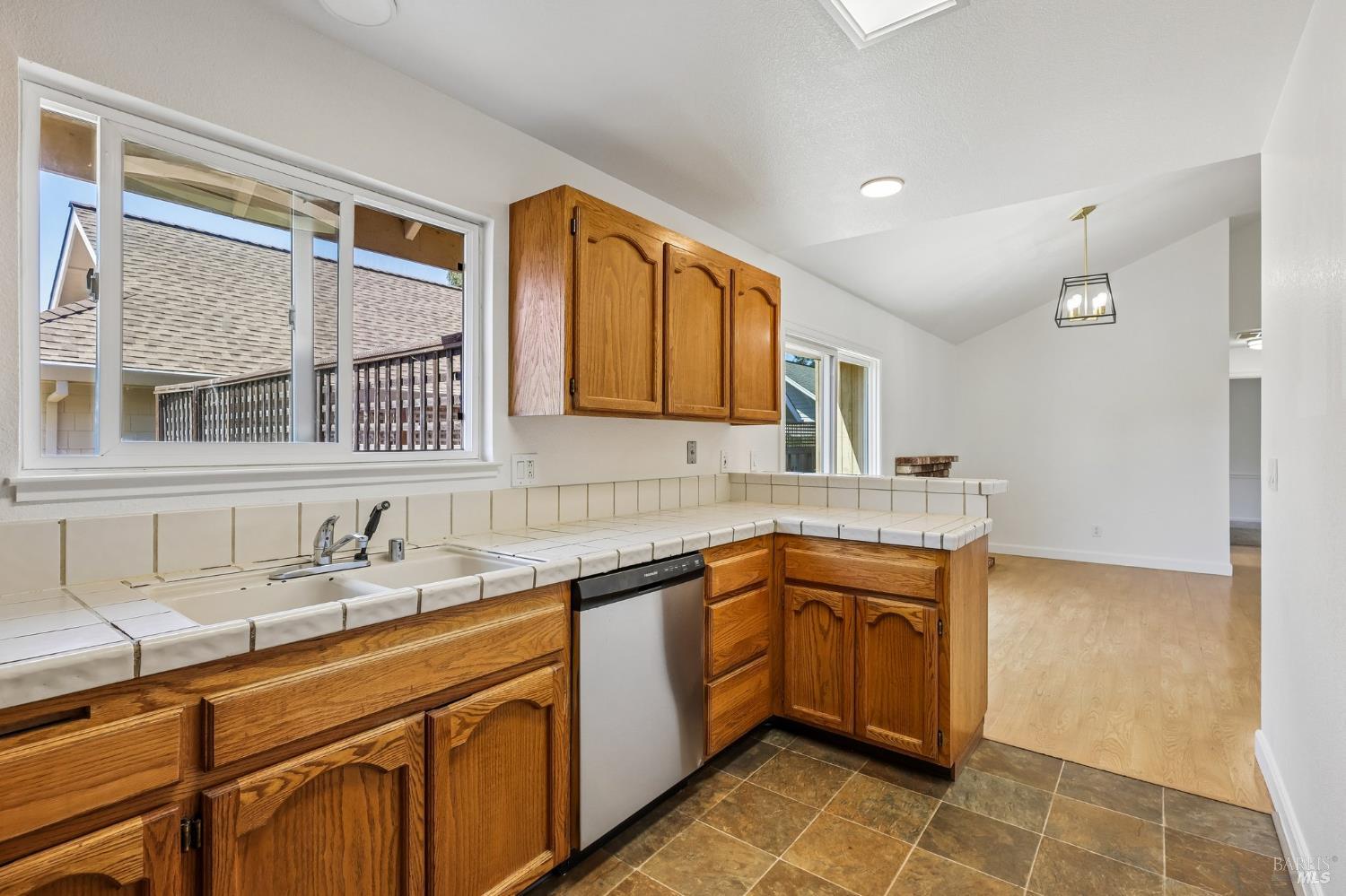 1443 Dandelion Way Petaluma CA 94954