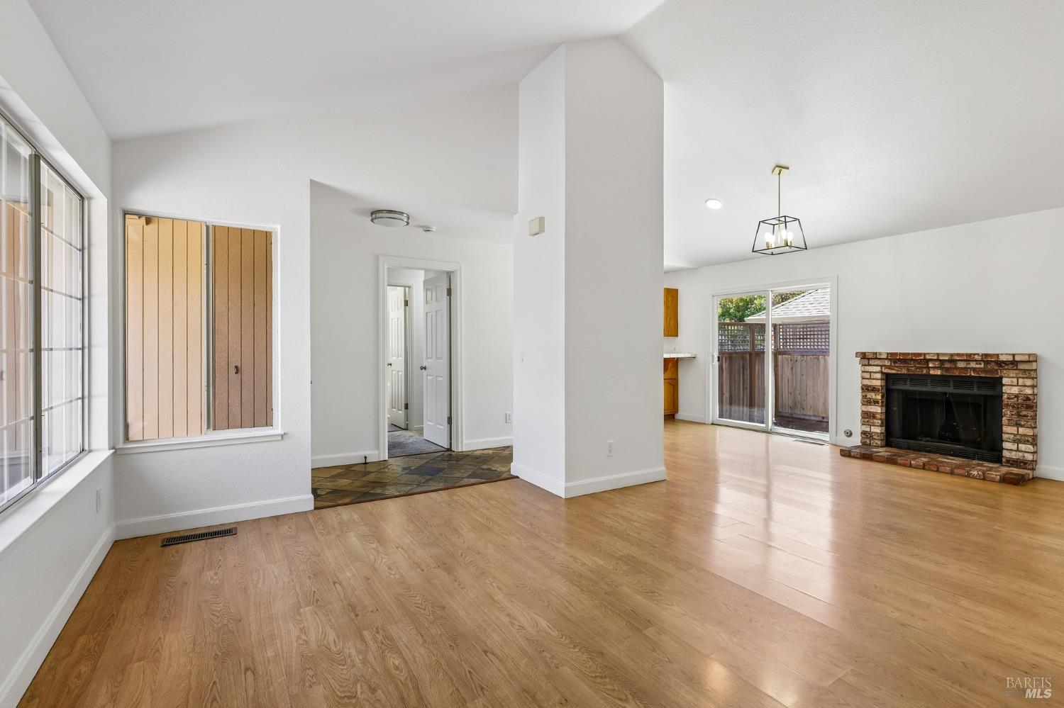 1443 Dandelion Way Petaluma CA 94954