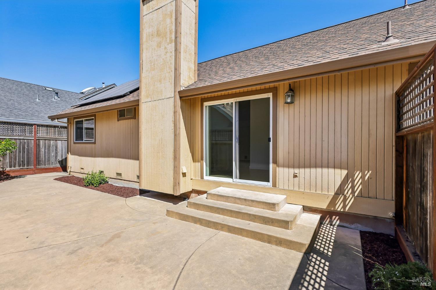 1443 Dandelion Way Petaluma CA 94954