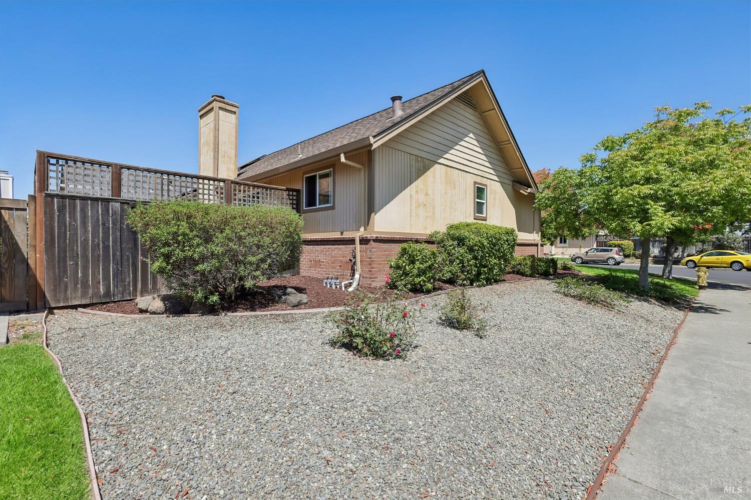 1443 Dandelion Way Petaluma CA 94954