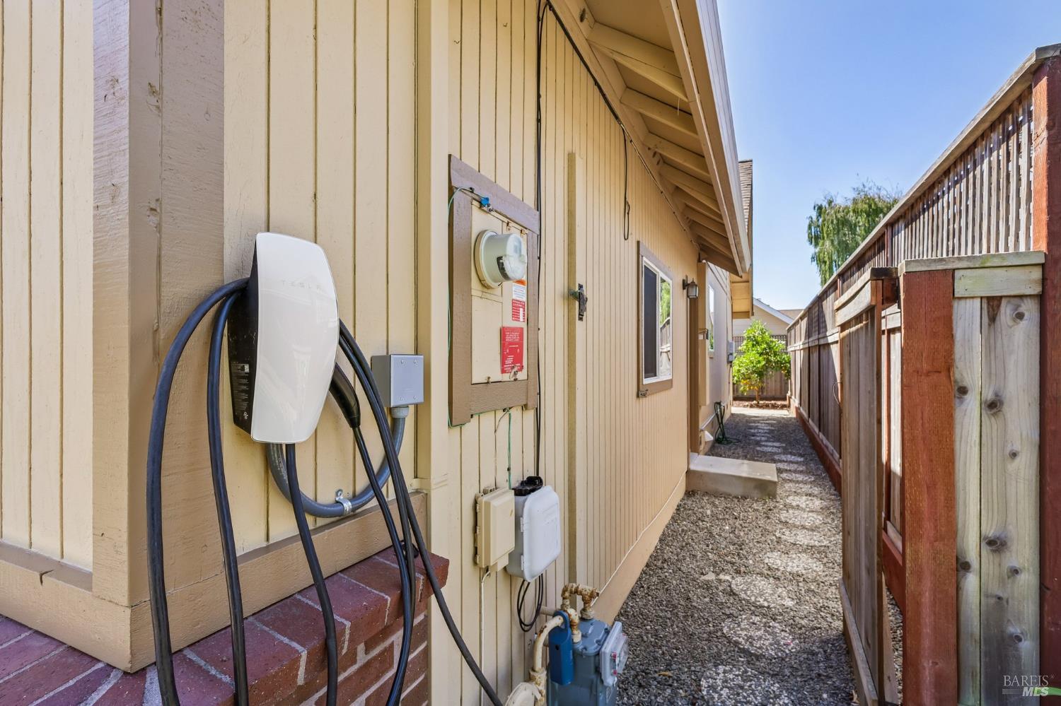 1443 Dandelion Way Petaluma CA 94954