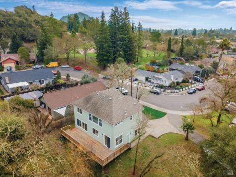 397 Parkview Drive Healdsburg CA 95448