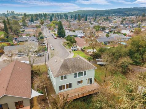397 Parkview Drive Healdsburg CA 95448