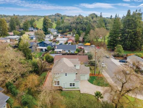 397 Parkview Drive Healdsburg CA 95448