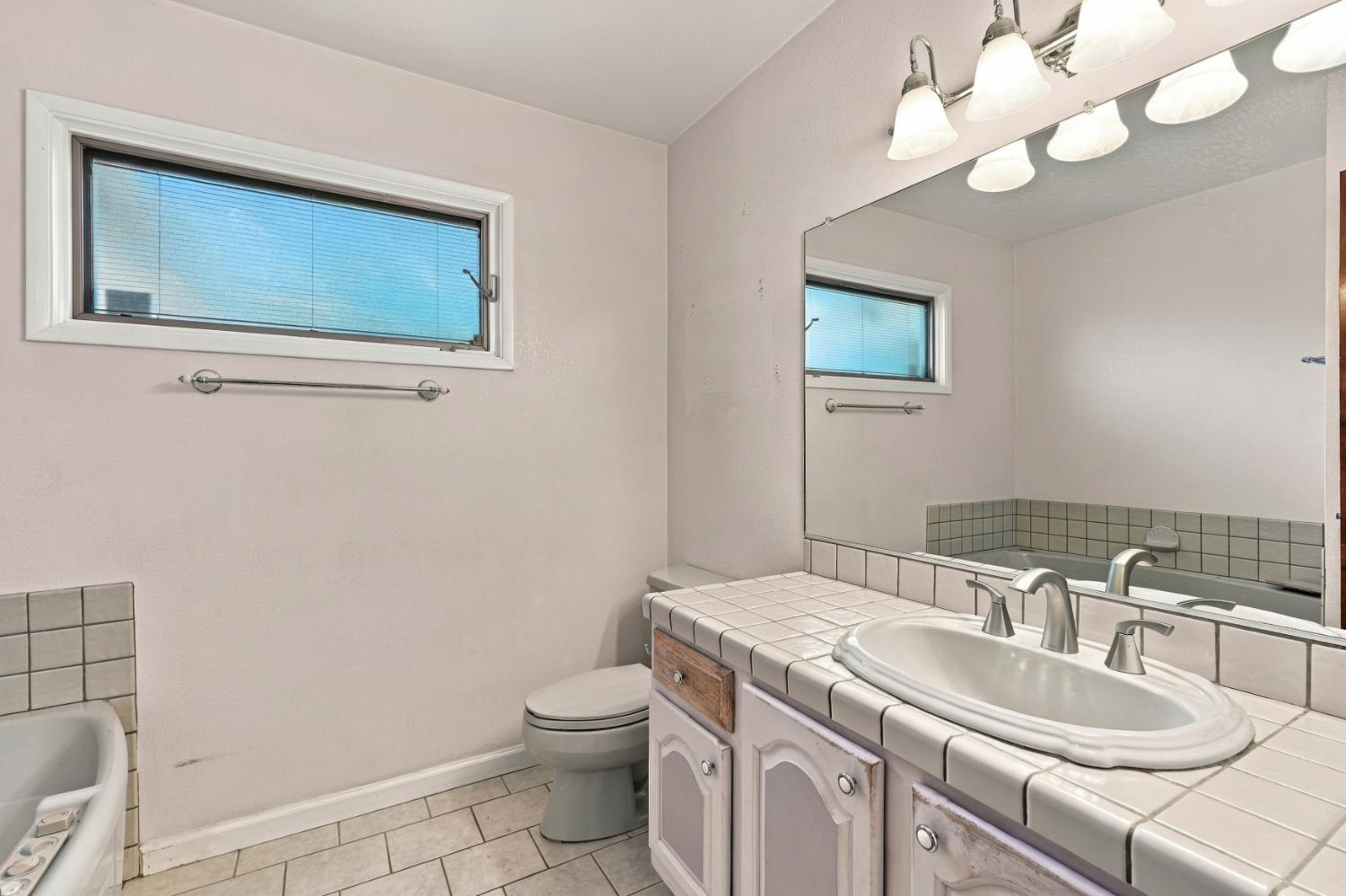 2127 Tracy Place Lodi CA 95242