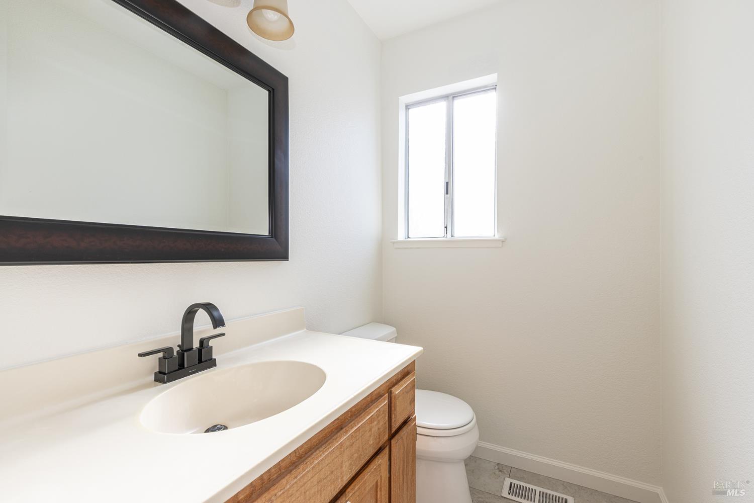 122 Furber Lane Cloverdale CA 95425