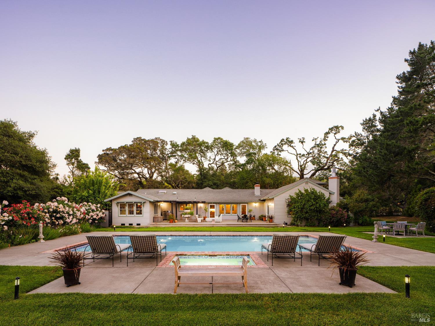 2288 Vineyard Road Novato CA 94947