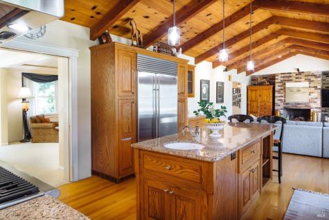 2288 Vineyard Road Novato CA 94947