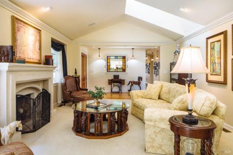 2288 Vineyard Road Novato CA 94947