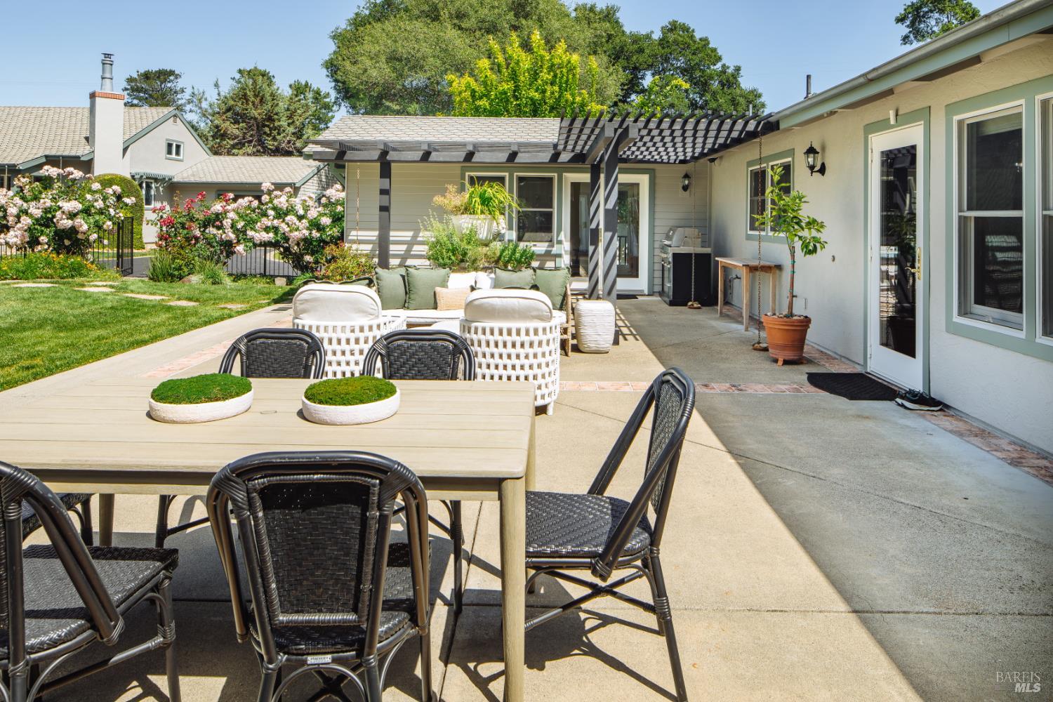 2288 Vineyard Road Novato CA 94947