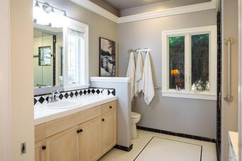 2288 Vineyard Road Novato CA 94947