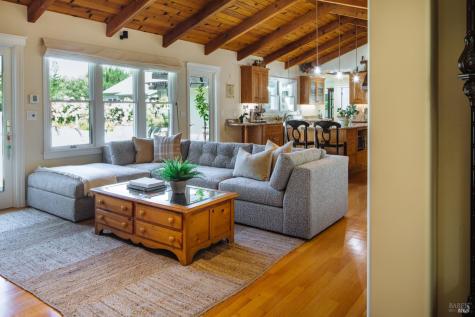 2288 Vineyard Road Novato CA 94947