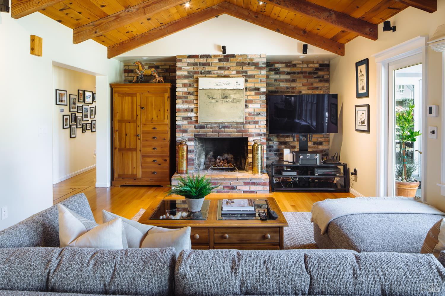 2288 Vineyard Road Novato CA 94947