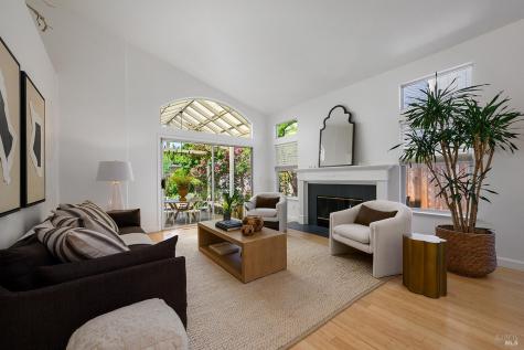 450 Florence Avenue Sebastopol CA 95472