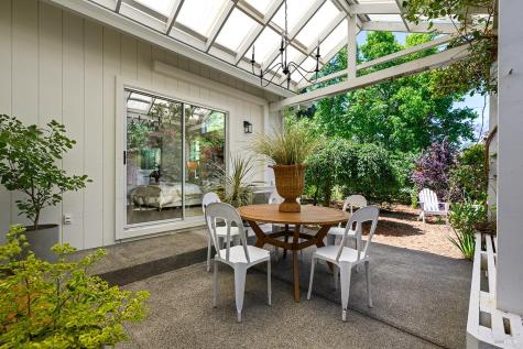 450 Florence Avenue Sebastopol CA 95472