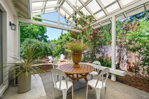 450 Florence Avenue Sebastopol CA 95472