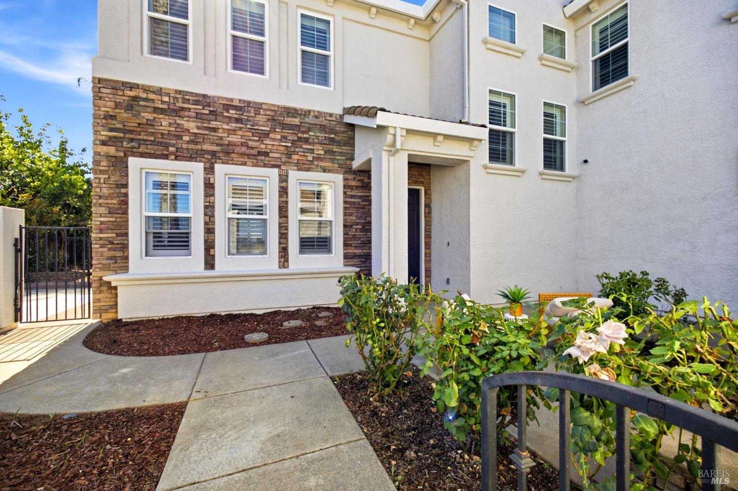 918 Shelter Cove Court Vacaville CA 95688