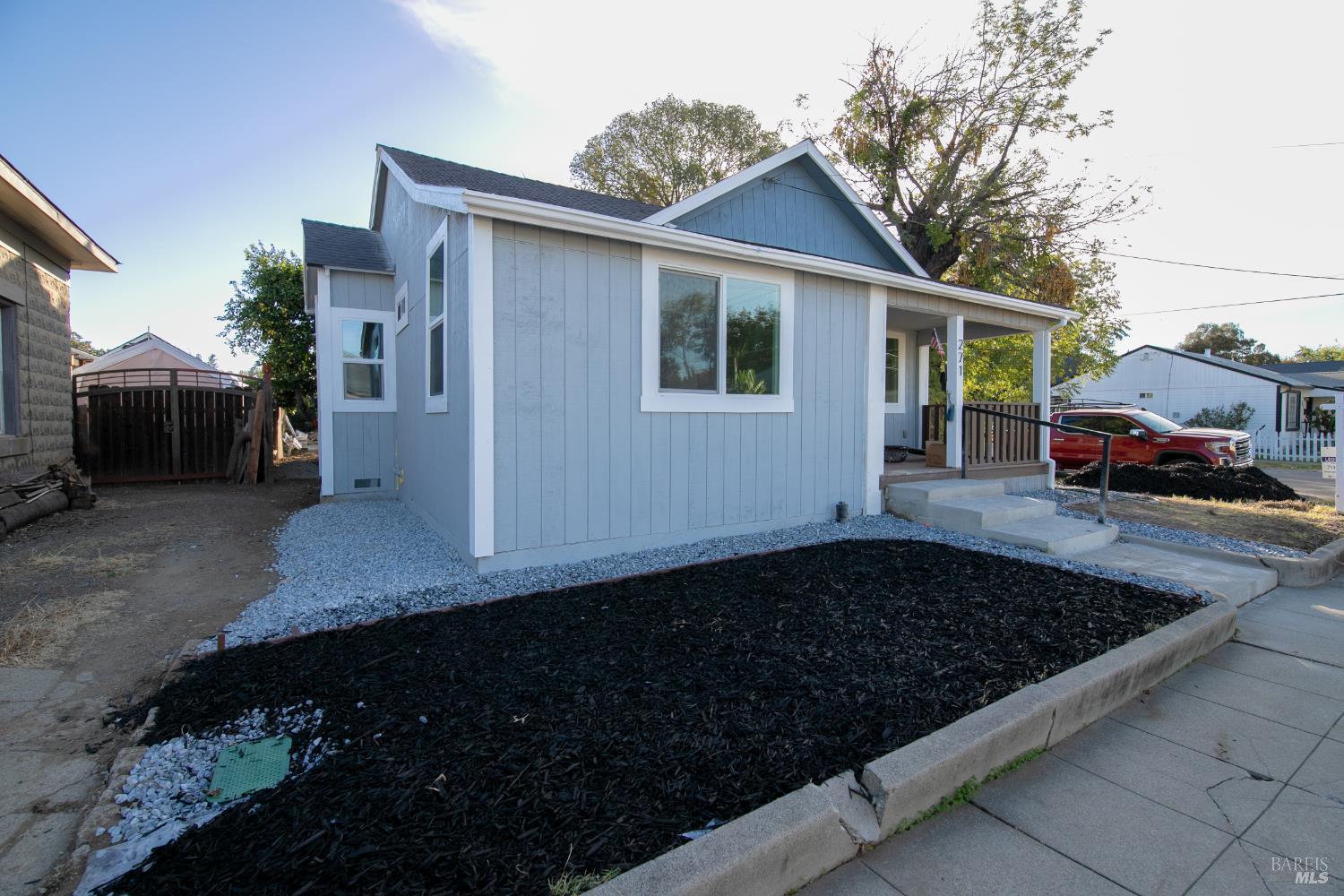 271 S 3rd Street Dixon CA 95620