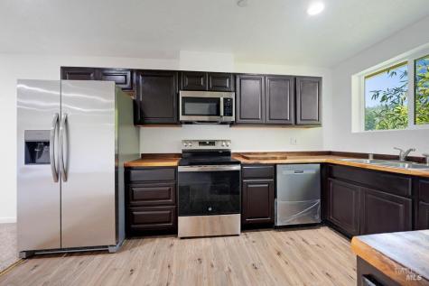 14783-14785 Armstrong Woods Road Guerneville CA 95446
