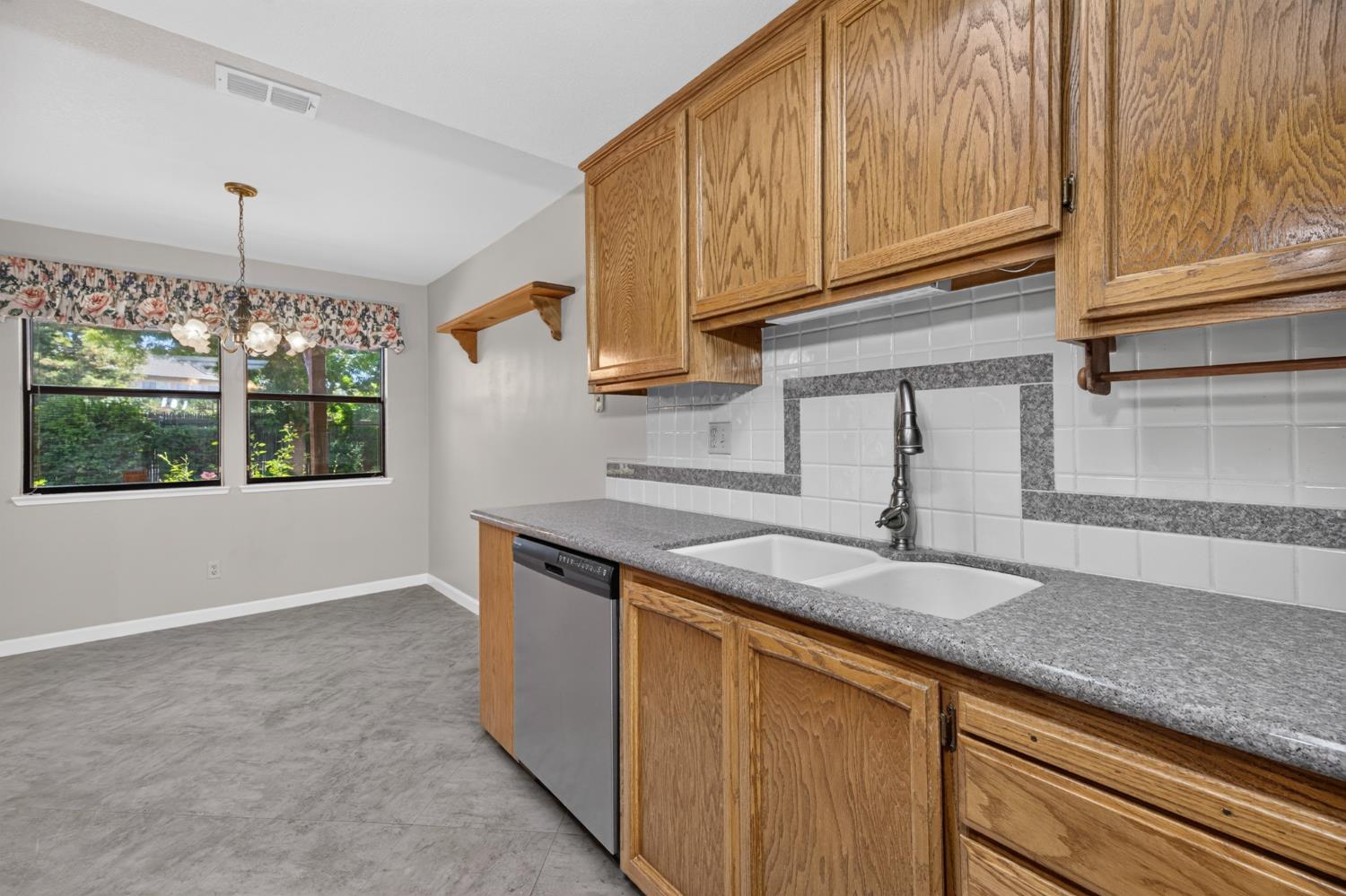 1724 Amber Leaf Way Lodi CA 95242