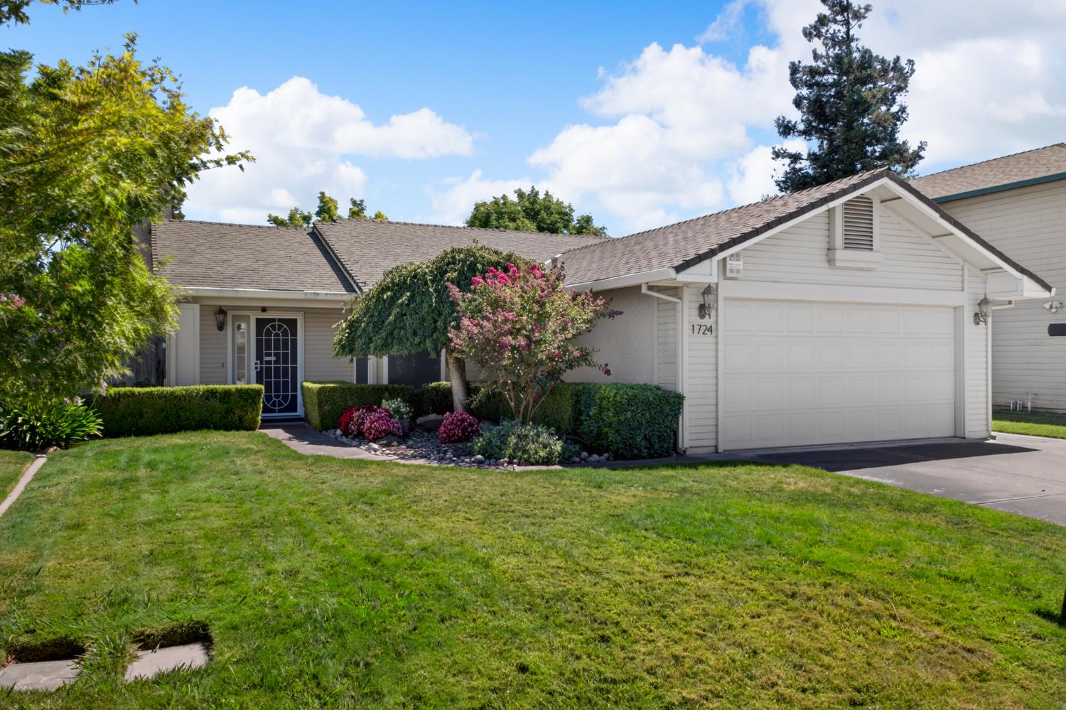 1724 Amber Leaf Way Lodi CA 95242