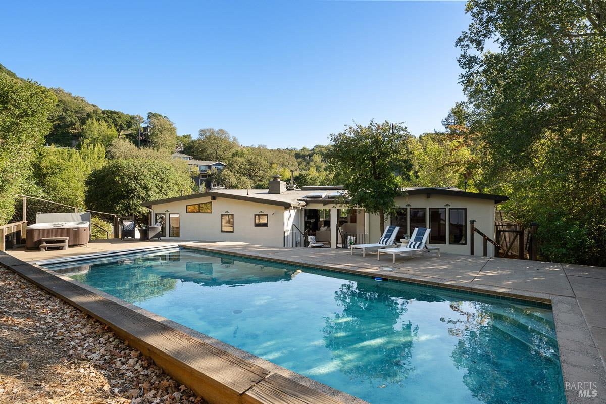 200 Deer Hollow Road San Anselmo CA 94960