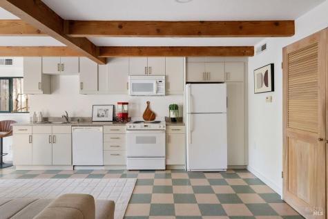 200 Deer Hollow Road San Anselmo CA 94960