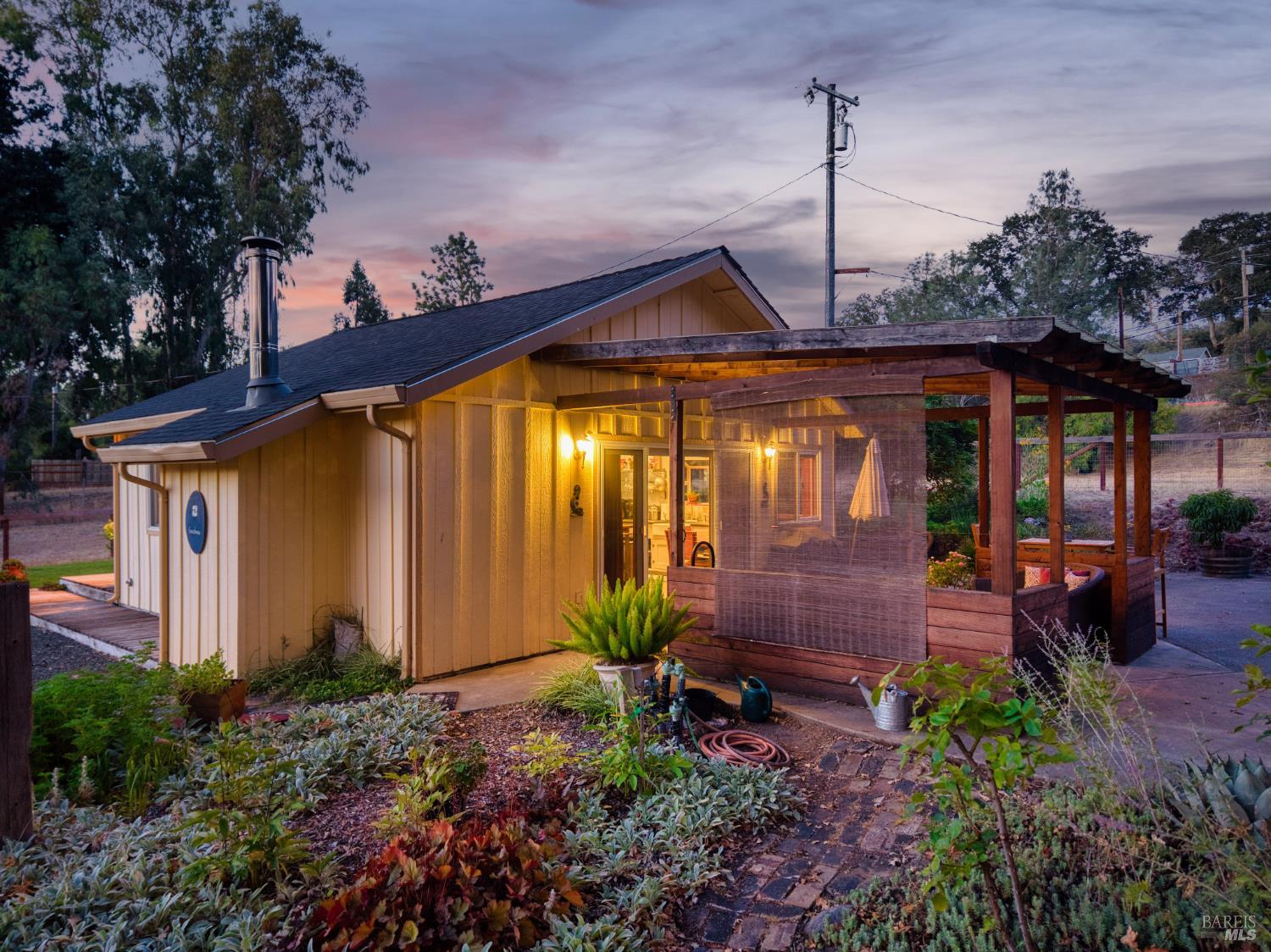 6733 Live Oak Drive Kelseyville CA 95451