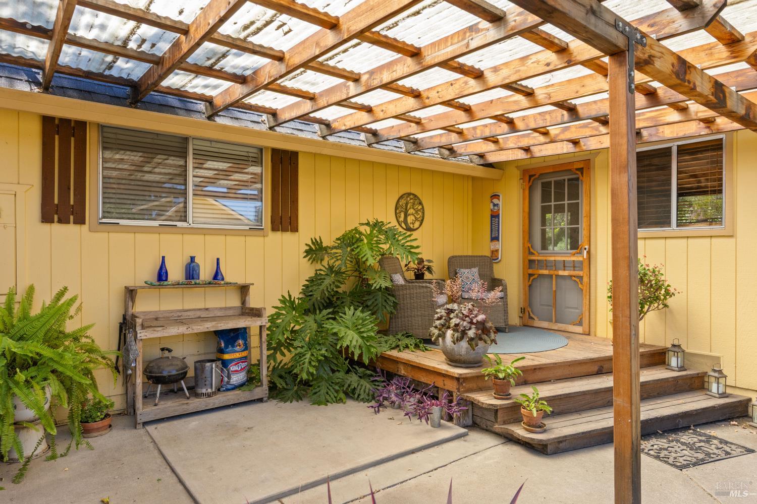 6733 Live Oak Drive Kelseyville CA 95451