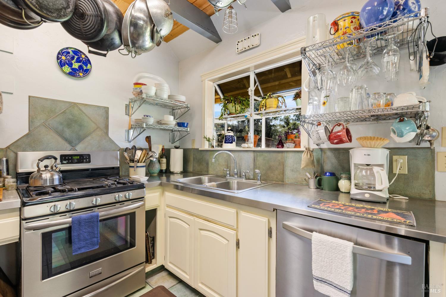 6733 Live Oak Drive Kelseyville CA 95451