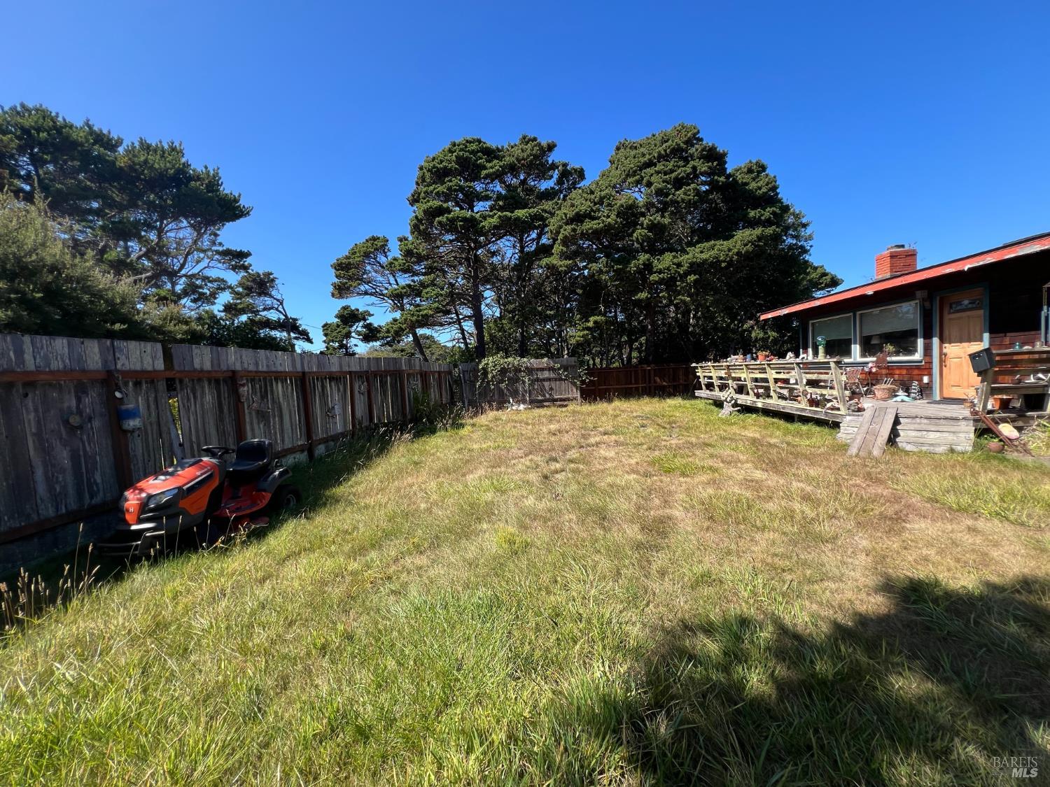25221 Ward Avenue Fort Bragg CA 95437