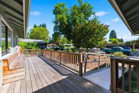 486 Landsdown Circle Rohnert Park CA 94928