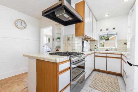 1006 F Street Petaluma CA 94952