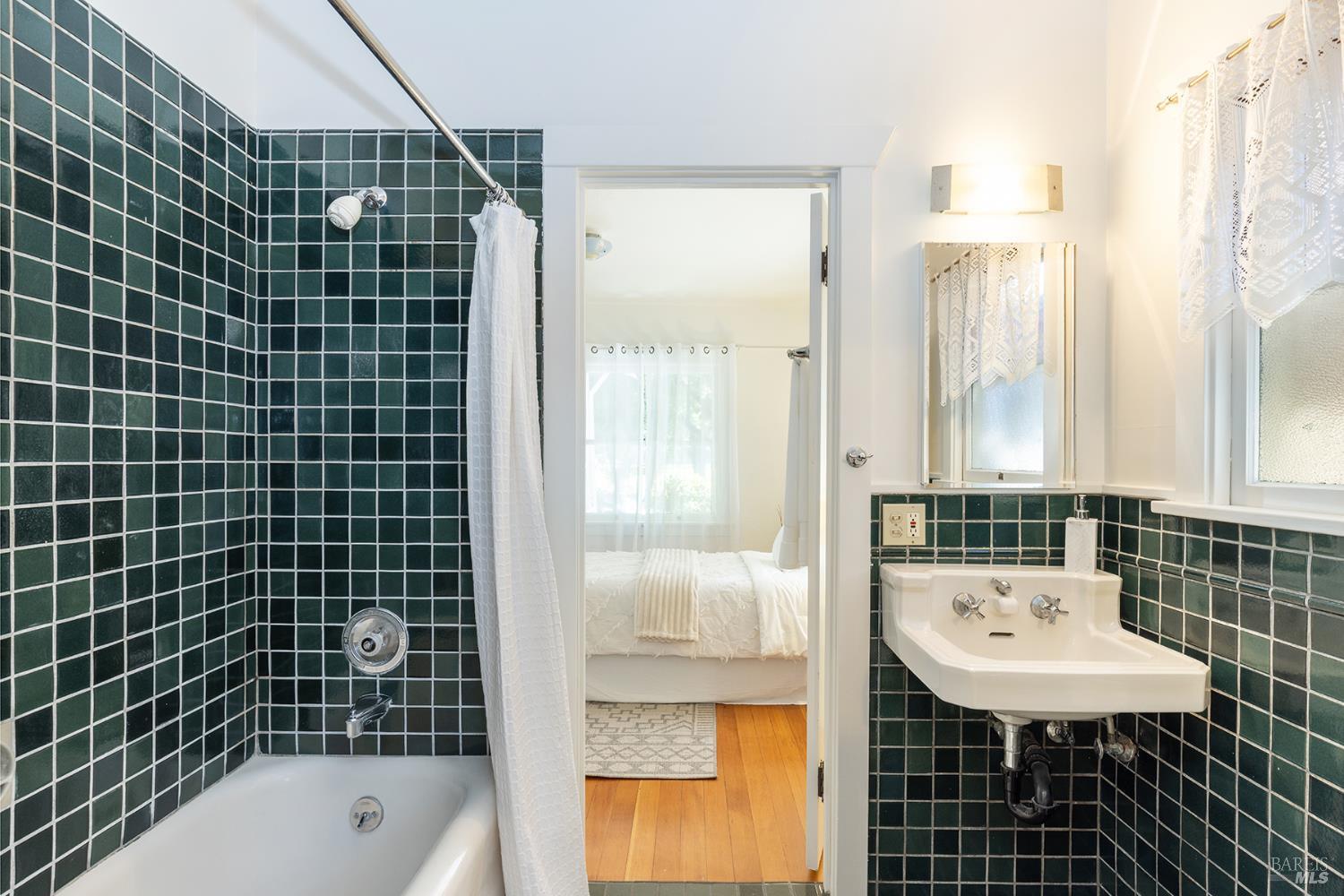1006 F Street Petaluma CA 94952