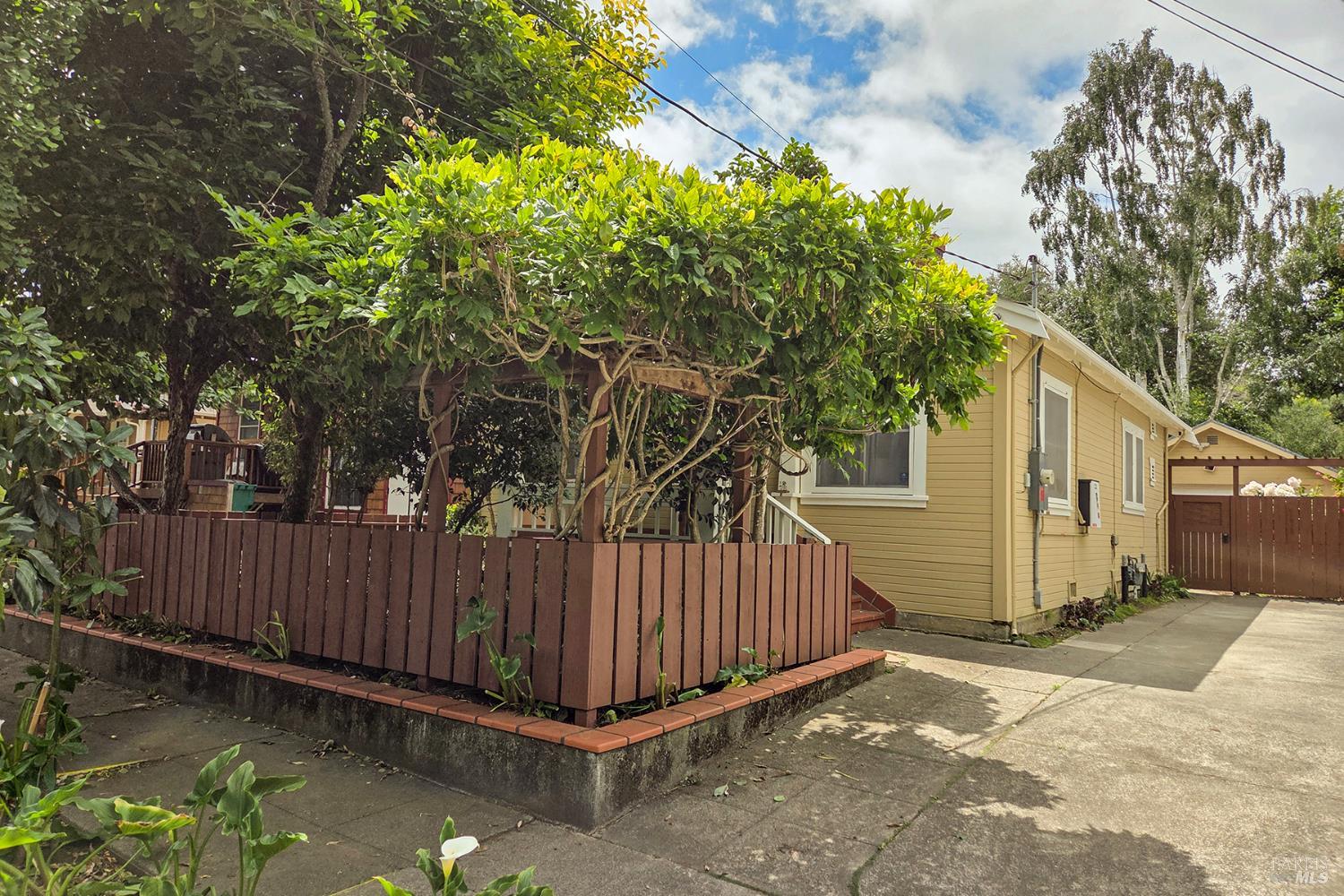 1006 F Street Petaluma CA 94952