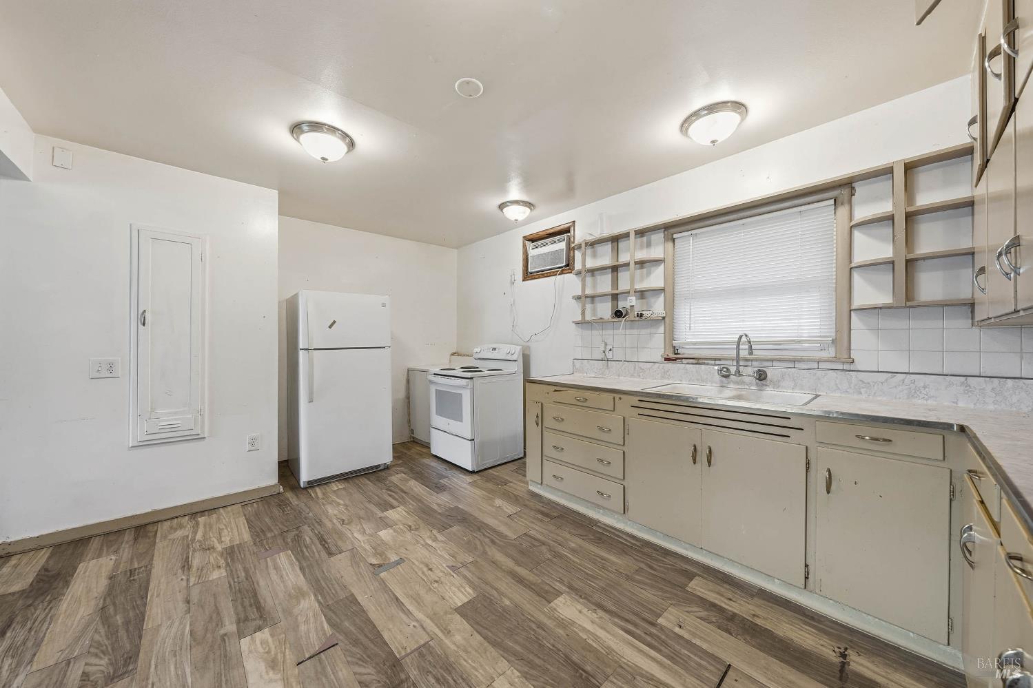 3995 Mullen Avenue Clearlake CA 95422
