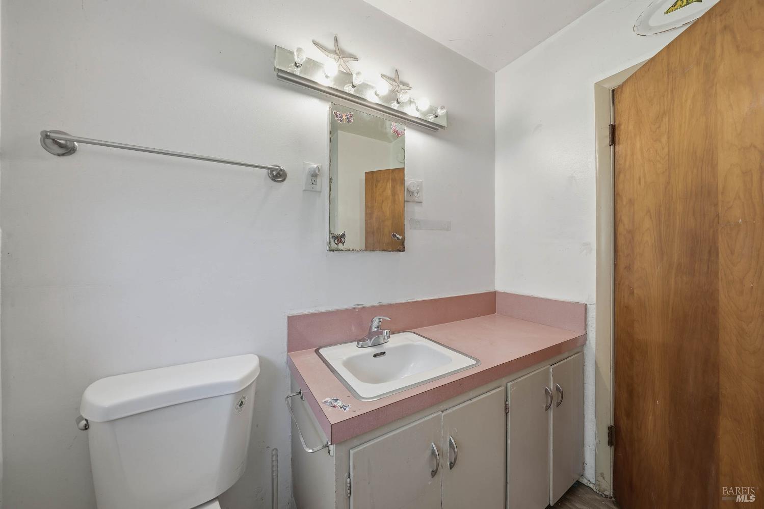 3995 Mullen Avenue Clearlake CA 95422