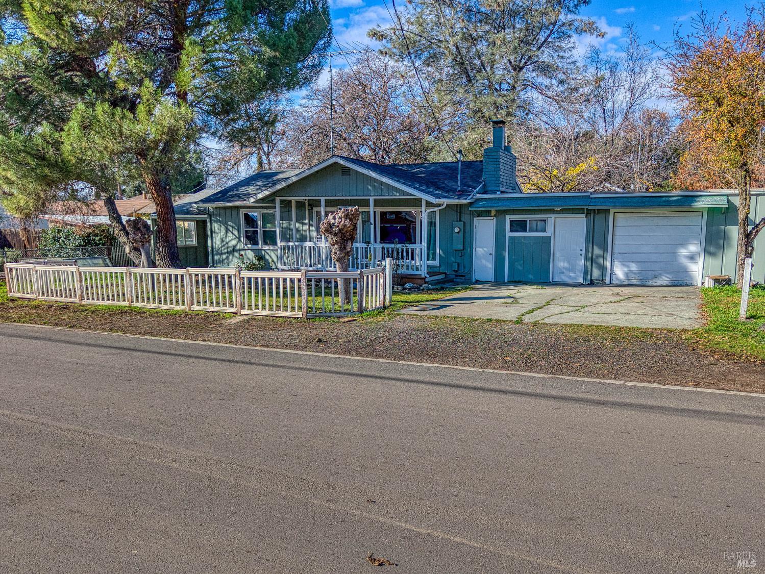 3995 Mullen Avenue Clearlake CA 95422