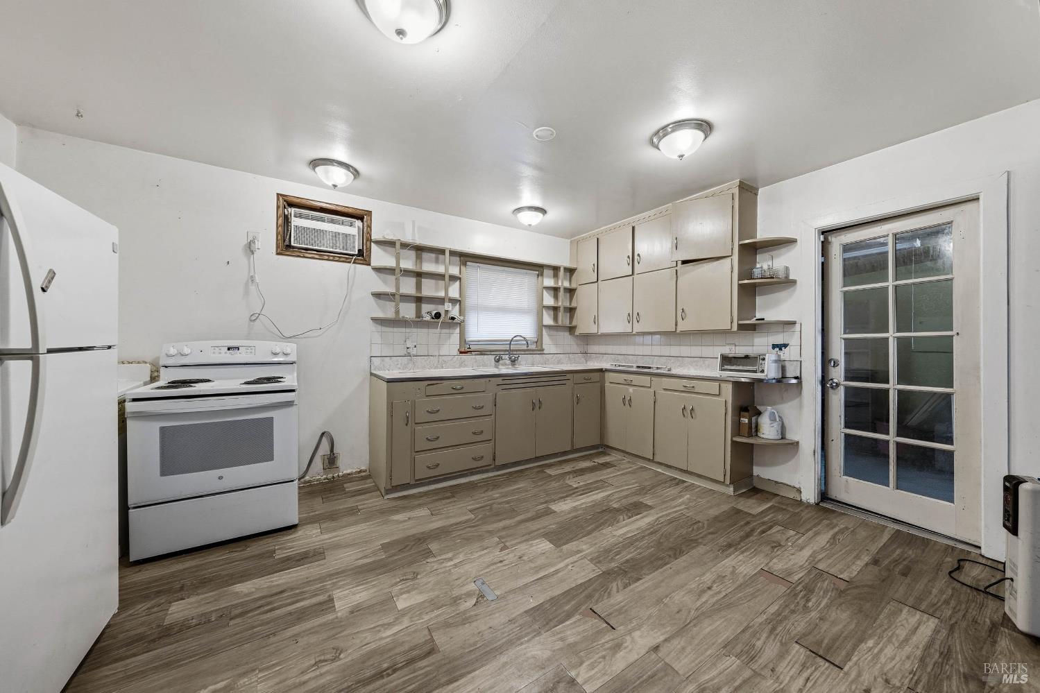 3995 Mullen Avenue Clearlake CA 95422