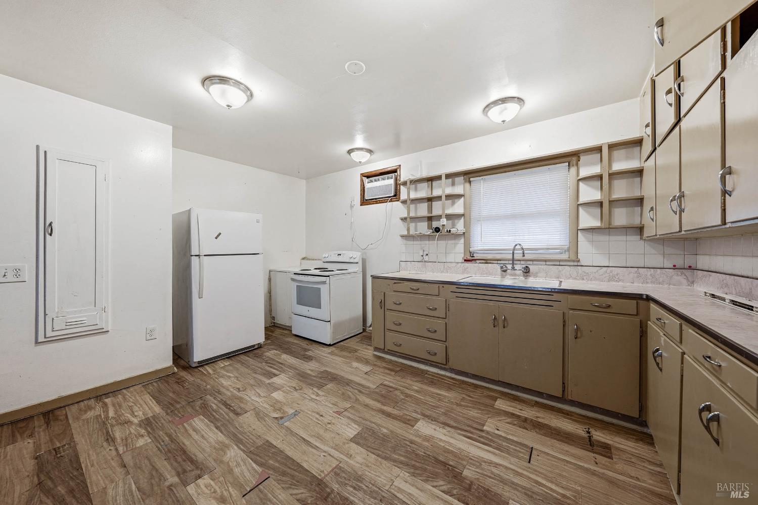 3995 Mullen Avenue Clearlake CA 95422