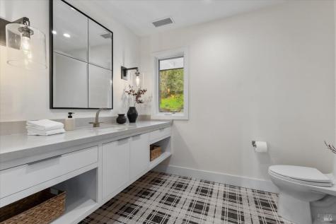 775 Benjamin Way Healdsburg CA 95448